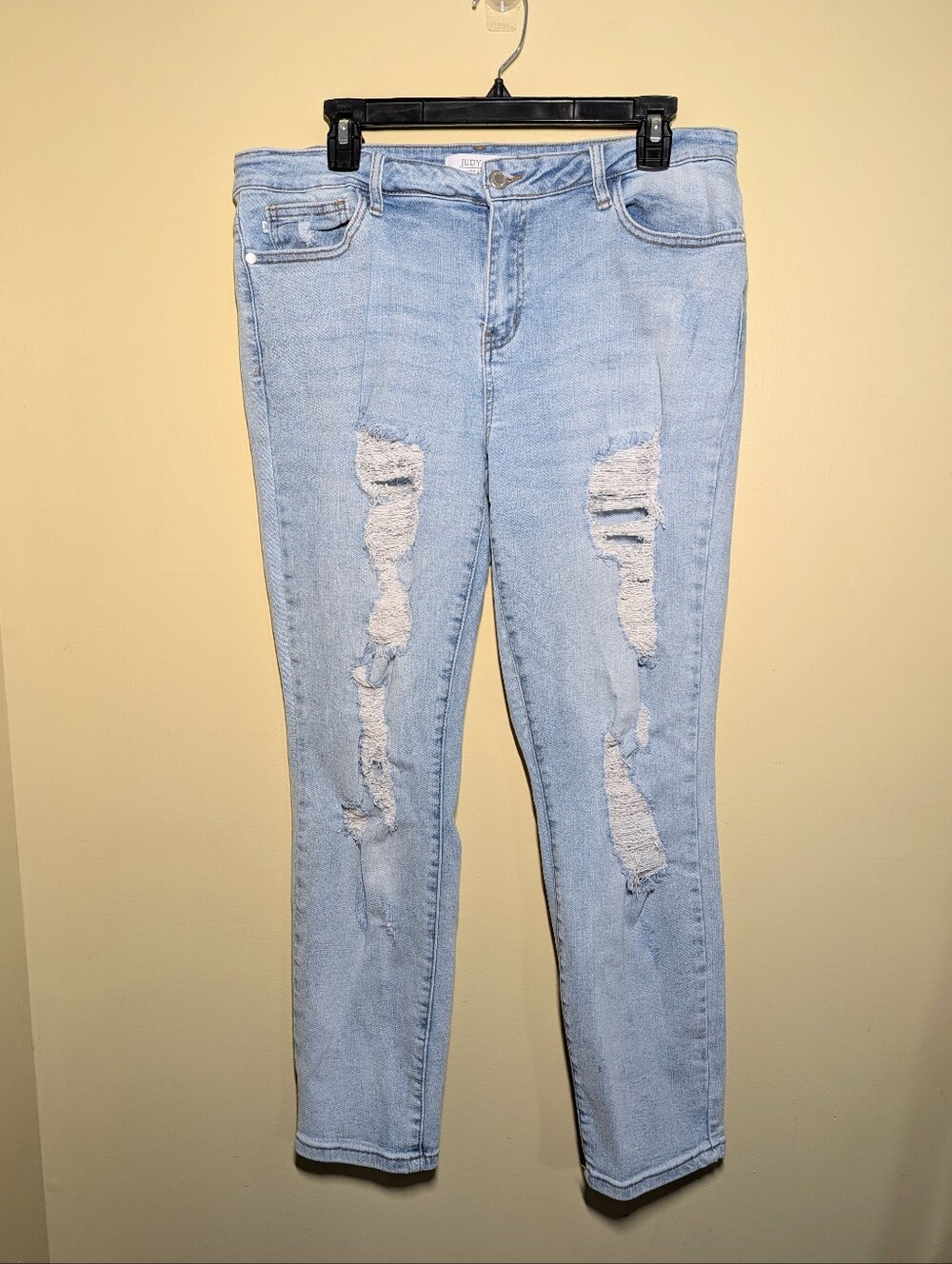 Judy Blue Boyfriend Fit Distressed Jeans 15 32
